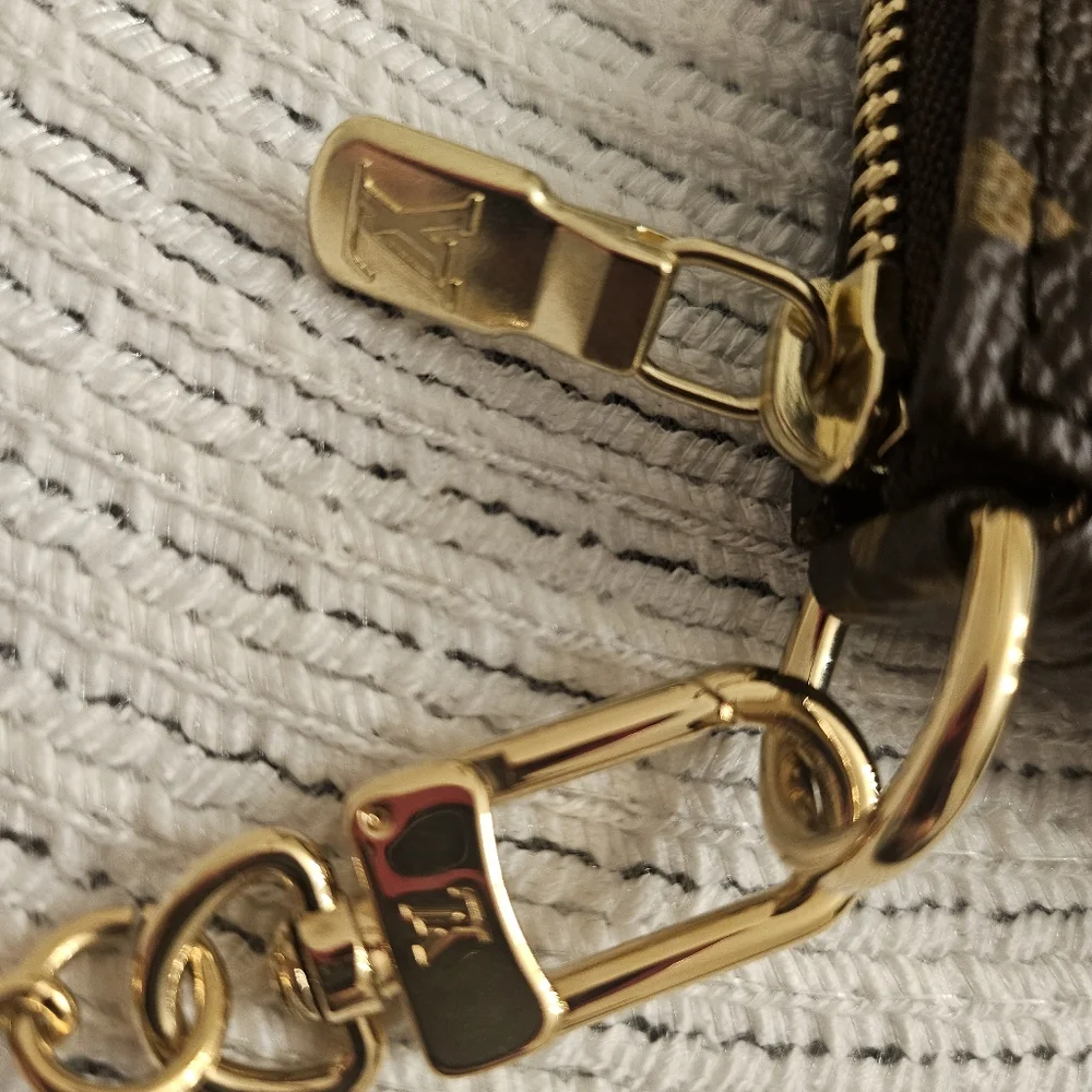 ⭐SOLD⭐   Louis Vuitton Mini Pochette Accessoires Monogram | Chain Strap | France - Picture 8 of 10
